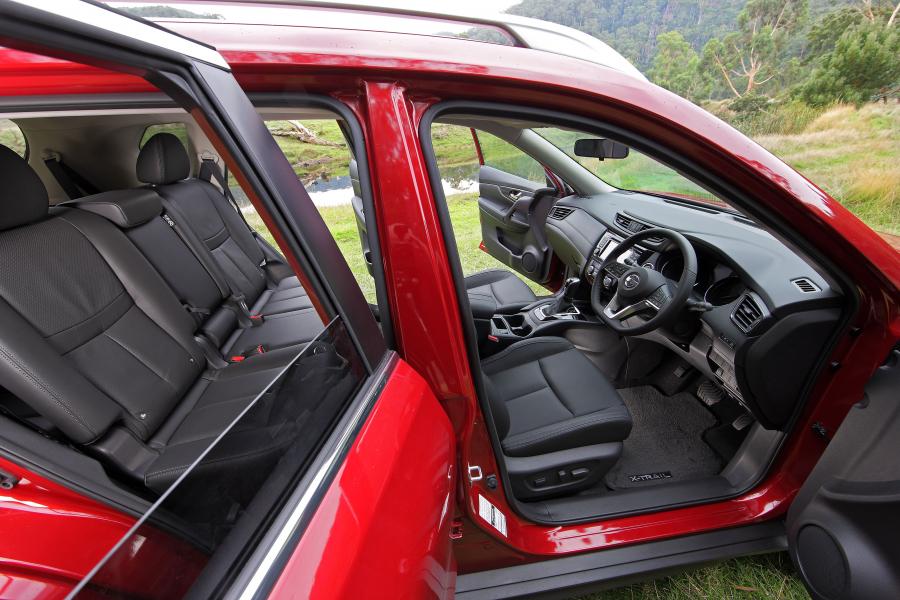 Интерьер Nissan X-Trail 2017 года  (AU) (фото 3 из 40)